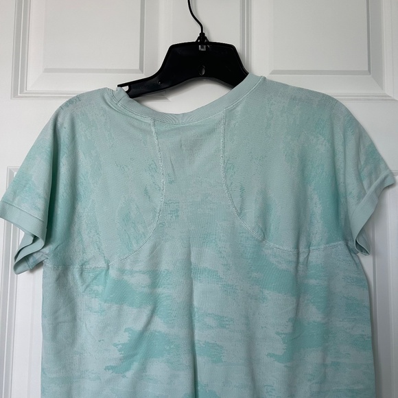 Athleta Momentum Camo Tee Fiji Mint - Picture 5 of 6